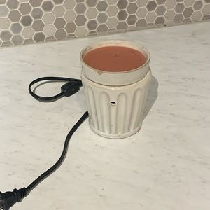 Metal oil diffuser/melter for wax